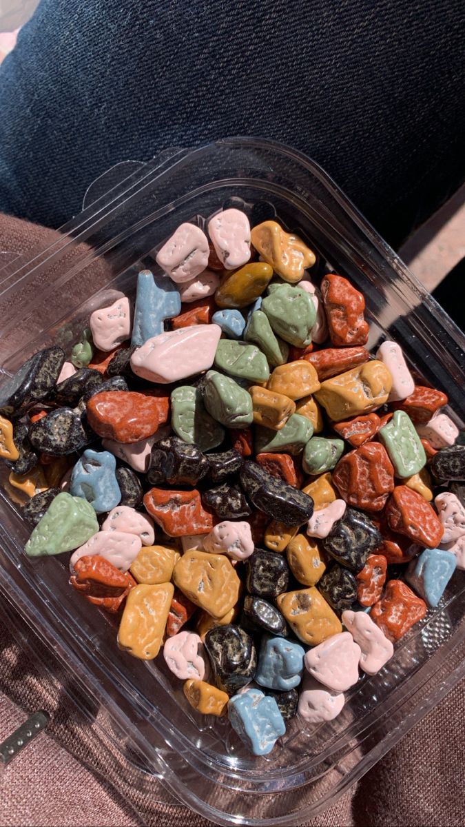 thinxspic's tweet photo. rock chocolate https://t.co/CyGaXVL1Tl