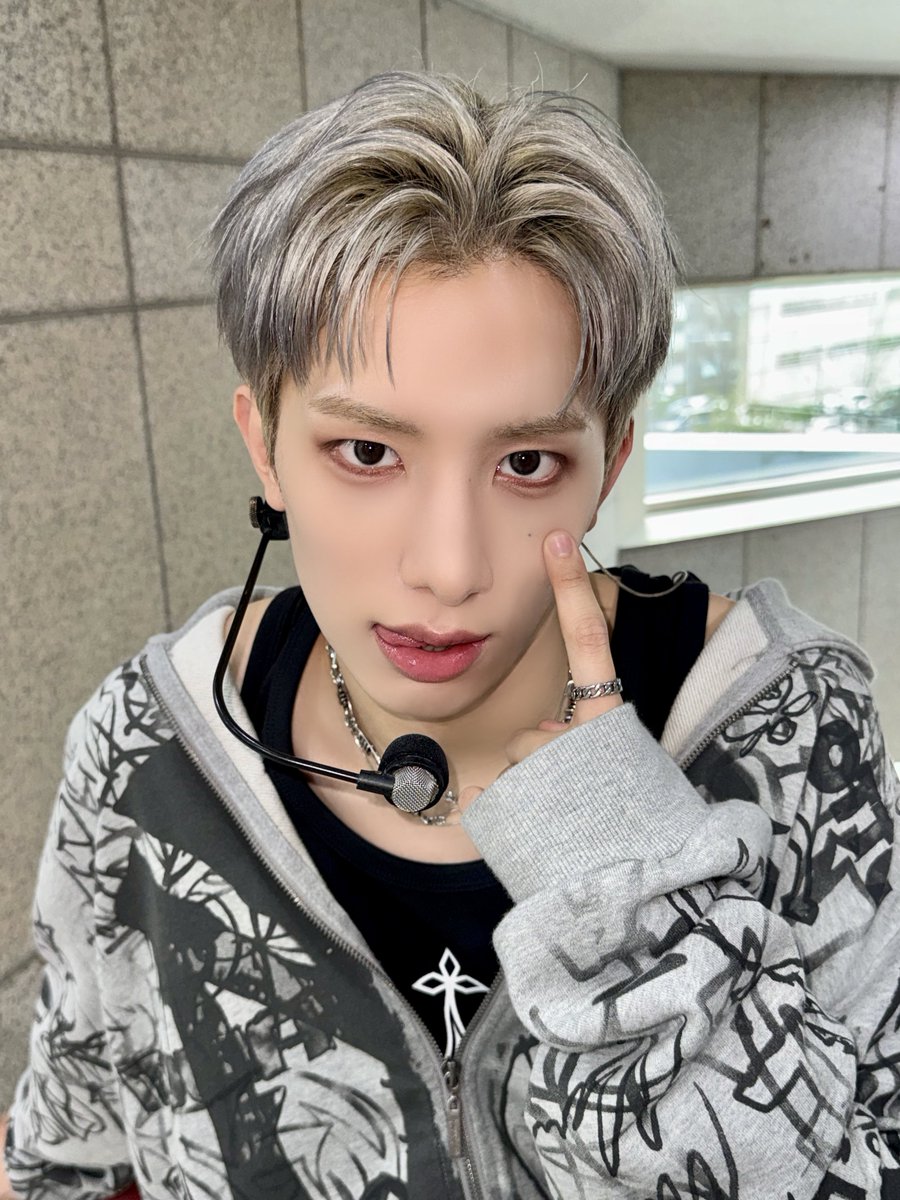 at_ALL_H_OURS's tweet photo. [#건호]
왜 예쁘니 처음 봐?

#ALL_H_OURS #올아워즈
#KUNHO #건호 https://t.co/u01CScCXol