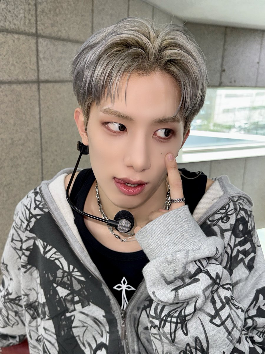 at_ALL_H_OURS's tweet photo. [#건호]
왜 예쁘니 처음 봐?

#ALL_H_OURS #올아워즈
#KUNHO #건호 https://t.co/u01CScCXol
