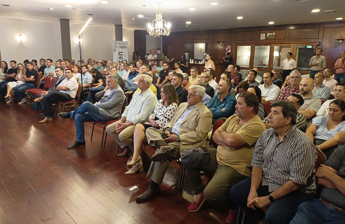 apicofom tweet media