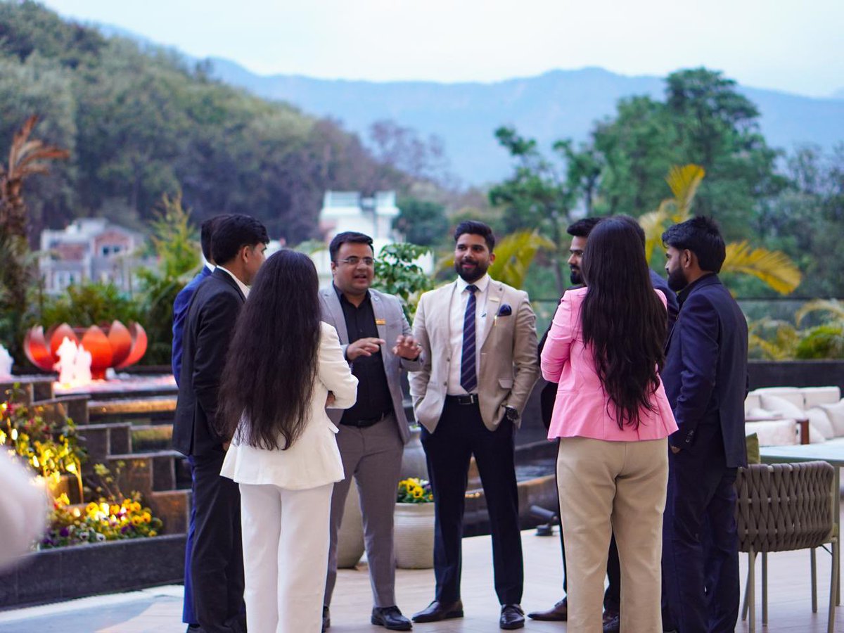 shyamsharma95's tweet image. At Wealthchoice, we build a culture of trust, discipline, and long-term thinking. Our team's shared commitment to delivering value defines us. Grateful for a team that believes in our vision! #Wealthchoice #TeamWork #RealEstateIndia #ClientFirst