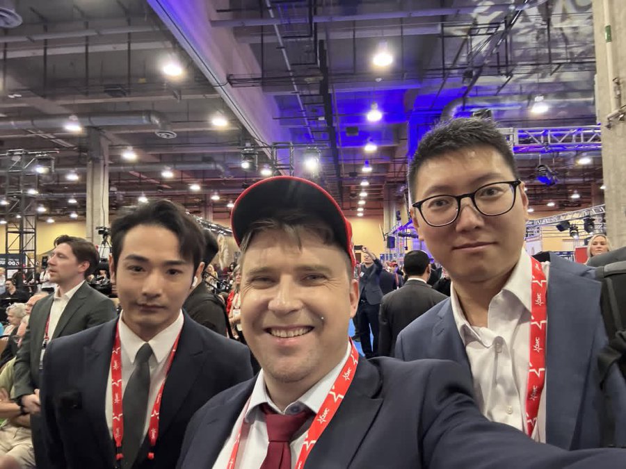 向露🇹🇼 tweet media