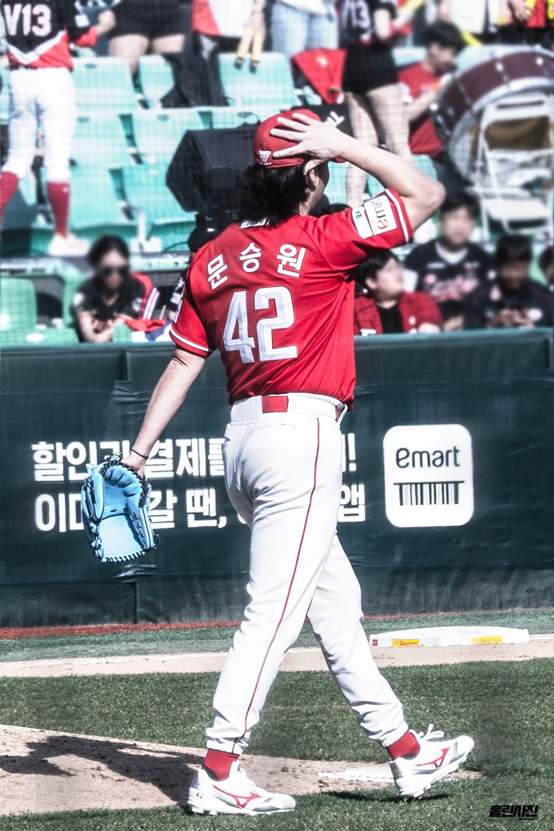 2026.03.28 vs 기아(문학)

문승원

달이 떴다고 전화를 주시다니요.