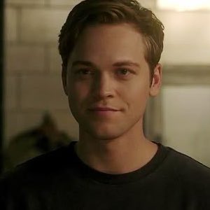 mina is thinking about destiel 🪽 tweet media