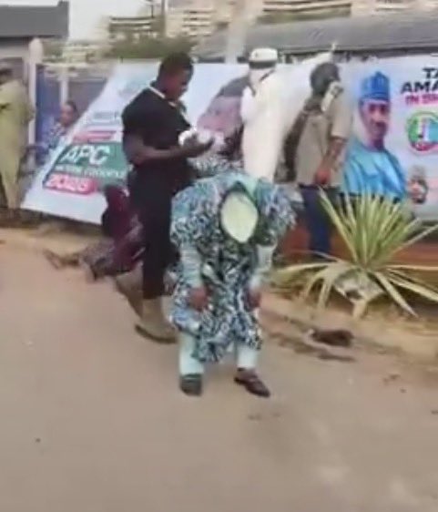 MovingTrain tweet media