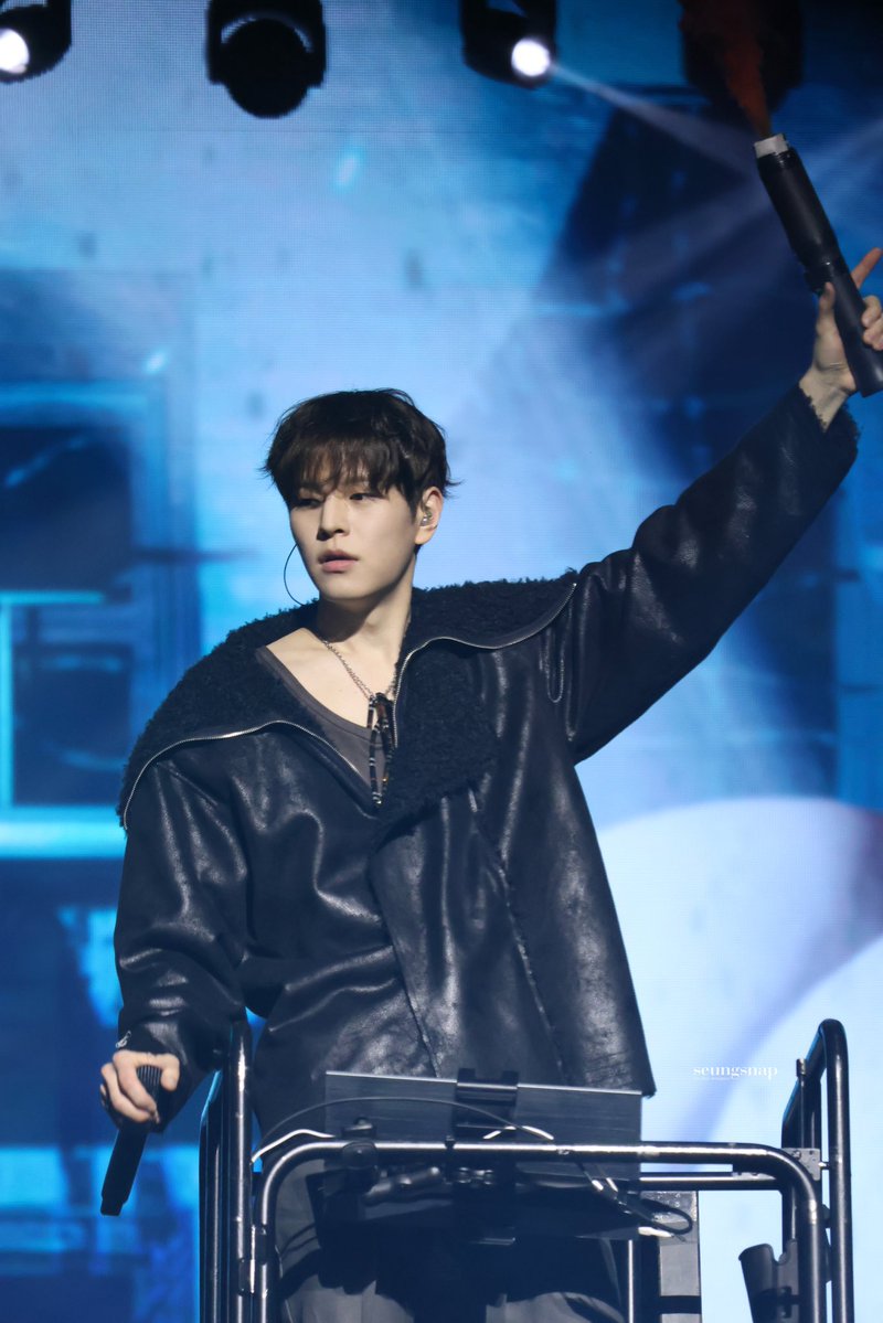 SEUNGSNAP | 승스냅 🐶📸 tweet media