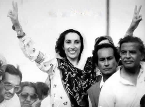 ZahidaMustafaa's tweet photo. اک لڑکی لال قلندر تھی💗 https://t.co/3nXaVoP7ay