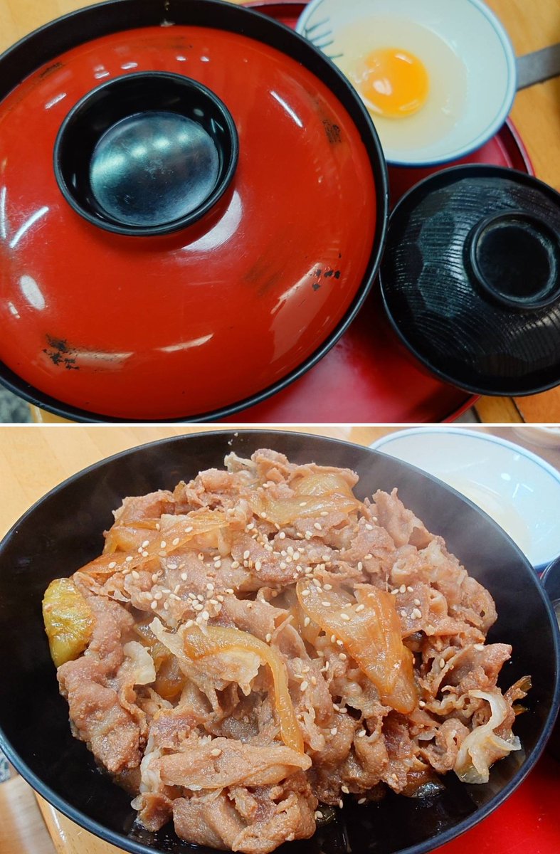 記憶に残る素晴らしい肉鍋屋に出会えた。この店の為だけに室蘭に行く価値がある。創業は「おばあちゃんが戦前に」らしい。き左゛乃 理料洋西 UNION BEEFの写真が時代を感じさせる。牛肉鍋と月見豚丼を頂く。肉の量が多い。美味しい。すべて最高。室蘭の宝だよ。いつまでも残ってほしい。本当にいい店。