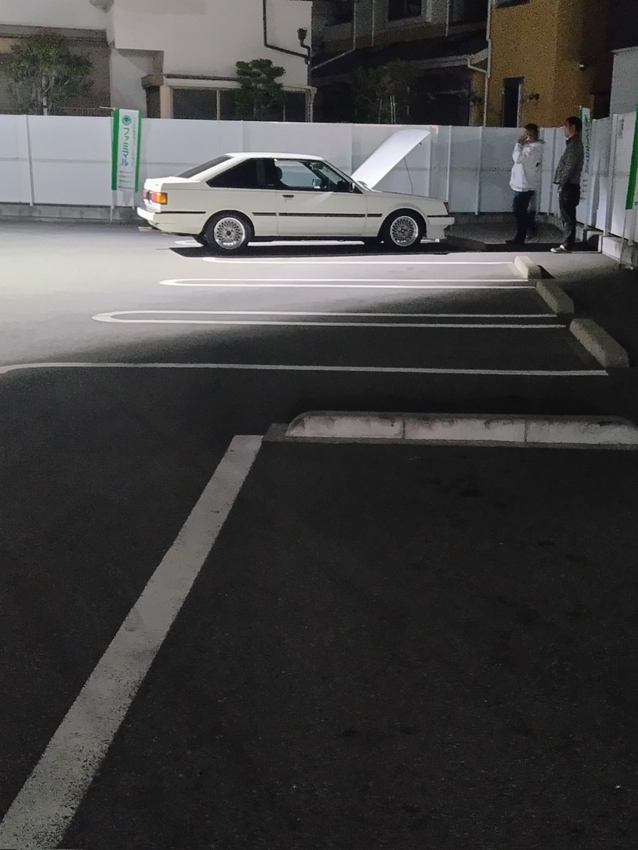 mesi_ae86's tweet photo. カリーナエンジンブローだって、たいへーん https://t.co/nz0DpvpMup