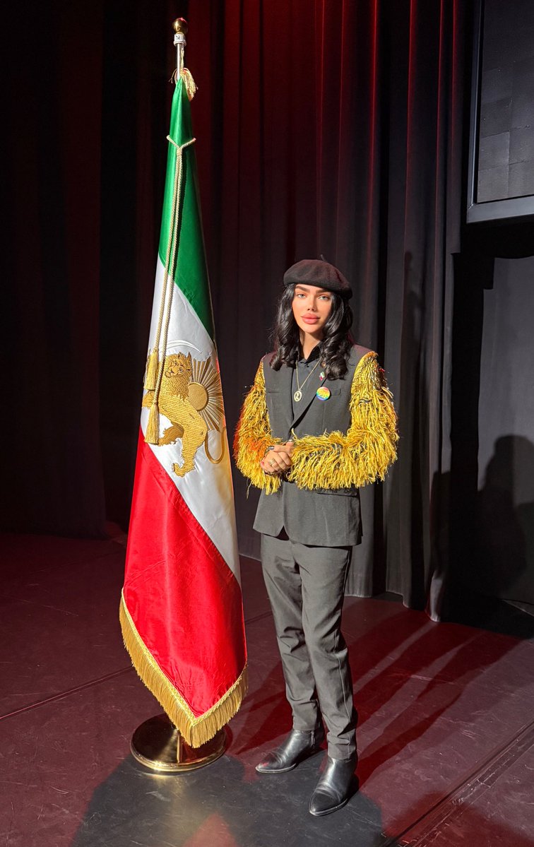 Mana Mandegar | مانا ماندگار tweet media