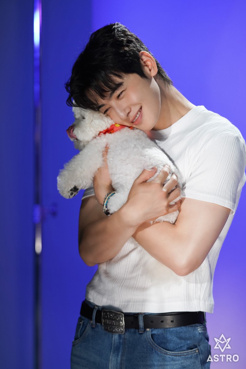meubin0330's tweet photo. ウヌ誕生日おめでとう

#언제나_너의편_소중한_은우데이
@CHAEUNWOO_offcl https://t.co/nL8km1I6SA