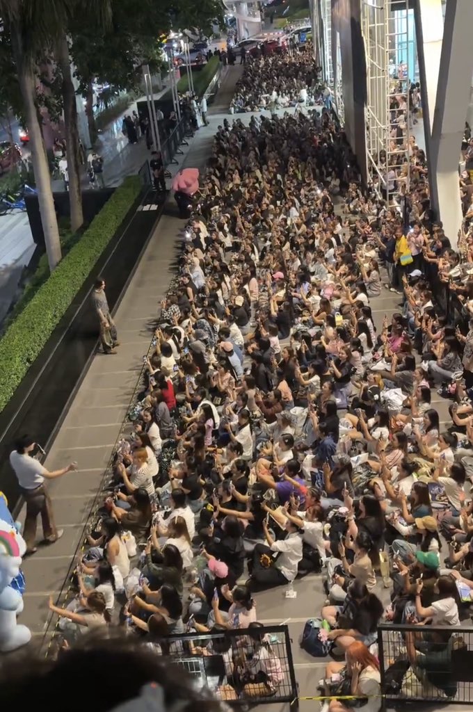 tear ᡣ𐭩ྀིྀི tweet media