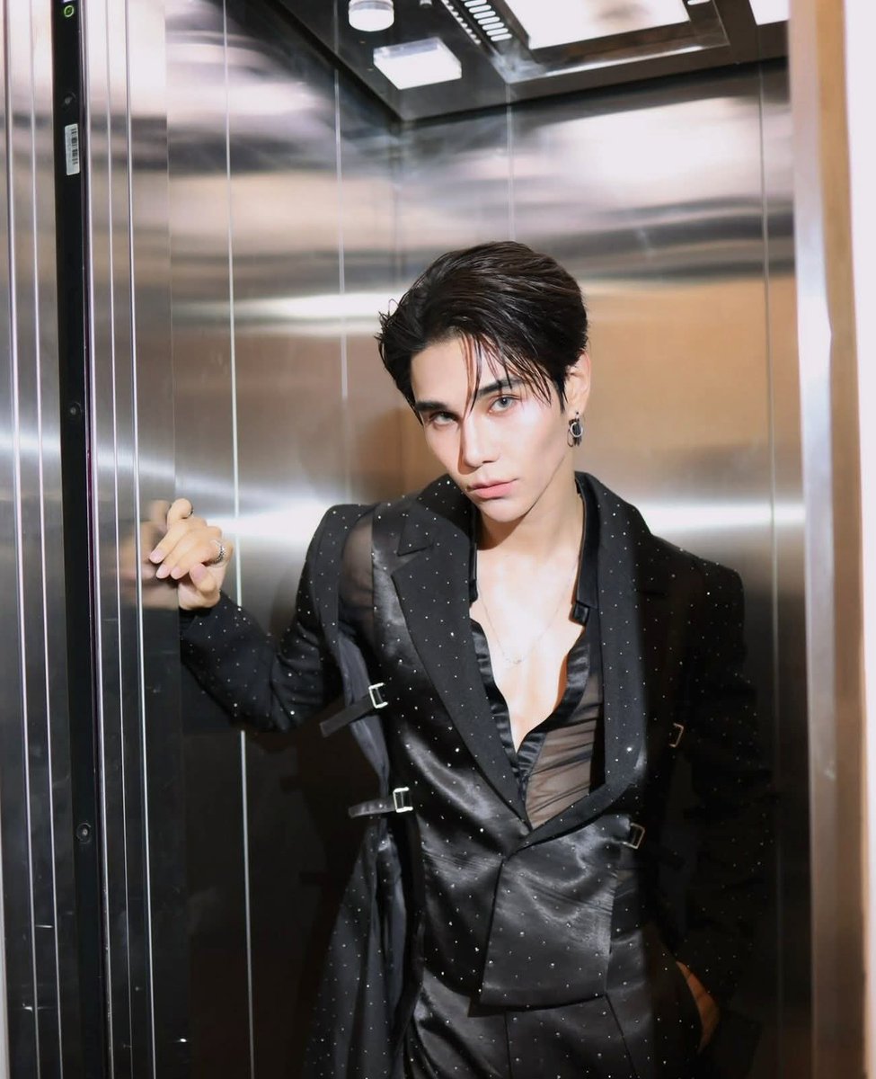 januaeve tweet media