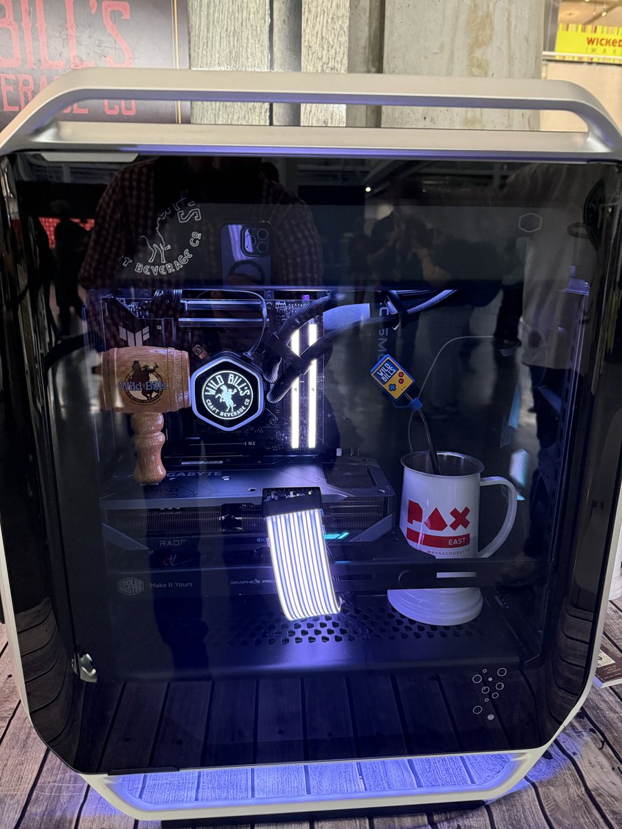 David Leavitt 🎲🎮🧙‍♂️🌈 @ Pax East tweet media