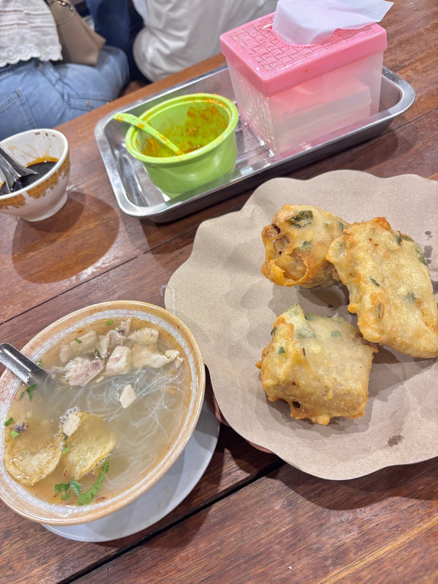 shianeey's tweet photo. comfort food = ssb🤝 https://t.co/3NkBcyI8f4