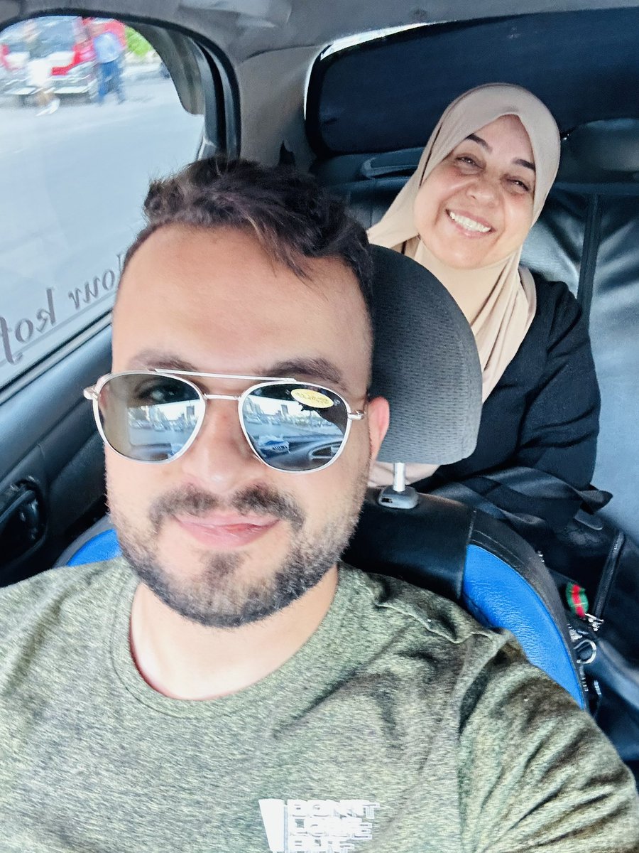 3rafahkhaled's tweet photo. My mom wishes we could go back to the time before this war began. Part of me does too, but most of me is just focused on surviving today. 💔
The photos show what this war has done to my face, but the struggle to survive goes much deeper. Banking blocks make it nearly impossible https://t.co/wU3BOuvMUA