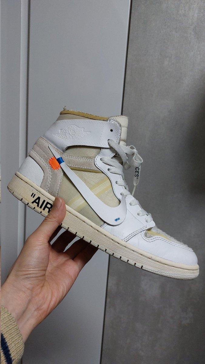 kevin_sneakers's tweet image. 名前が、
オフホワイトエアジョーダン1
アラスカ オリジナルに
昇格しました笑

これは、履き込むと立体感出て、めちゃくちゃかっこいいんです！！！

是非定価でほしい！！！！！
切実！！！

#nike 
#offwhite 
#airjordan1