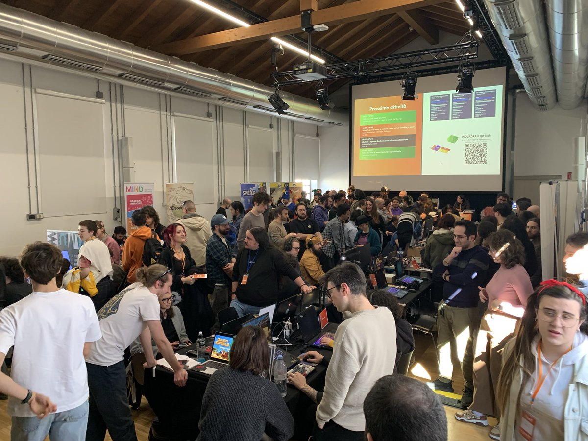 So many indie games today at #Cotoletta8bit in Milan!