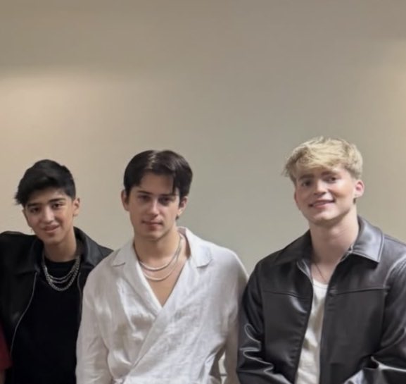 carol | 𓆰 d u a l ໒꒱ tweet media