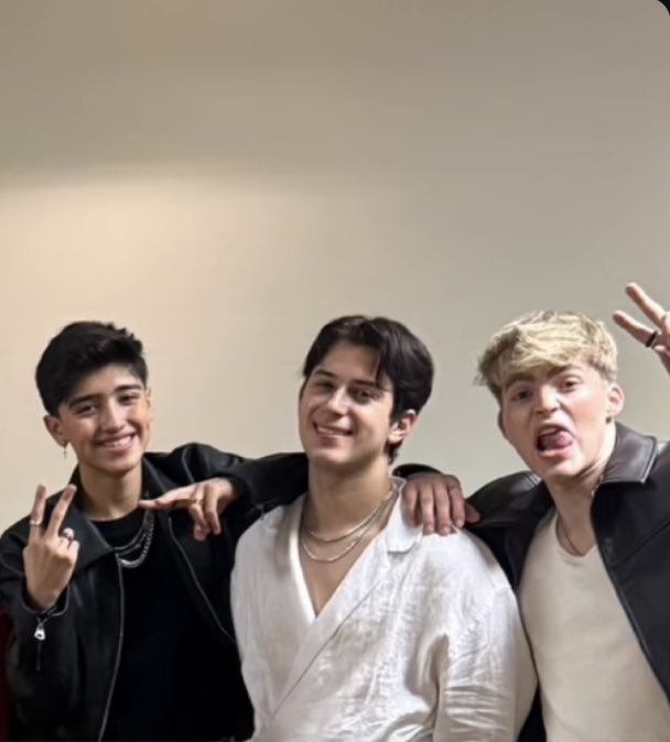 carol | 𓆰 d u a l ໒꒱ tweet media