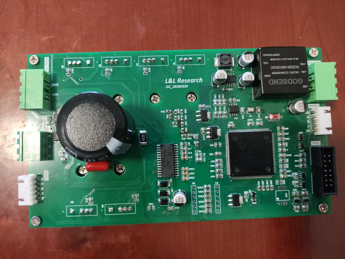 BG2CSF's tweet photo. 最近又画了一个驱动器，功率器件是基于MOSFET。与基于IGBT(IPM)的功率级不同，MOSFET没有管压降的概念，因此在参数辨识的应用中可以少考虑一些非线性问题。这个问题的研究正在开展中。 https://t.co/GHJkAUNAr9