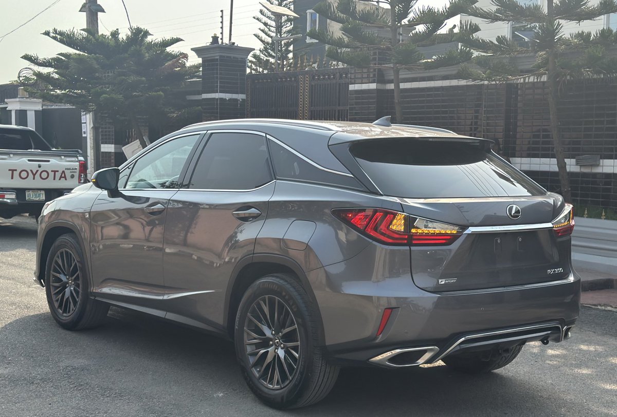 #CarPlug tweet media