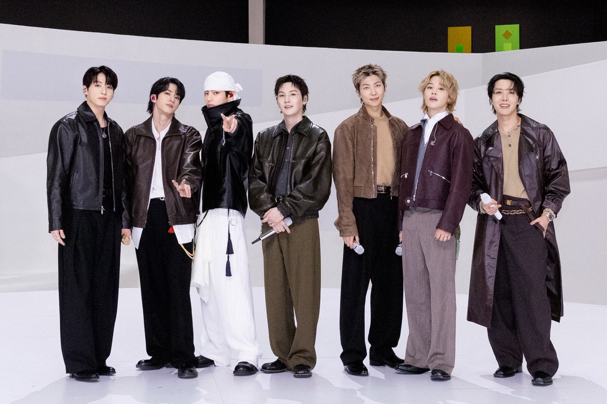 soompi's tweet image. WATCH: #BTS Takes #SWIM4thWin On "Inkigayo"; Performances By ITZY's #Yuna, VERIVERY's #Kangmin, And More
soompi.com/article/182848…