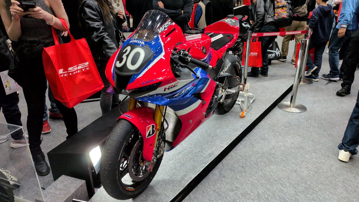 hiropost tweet media