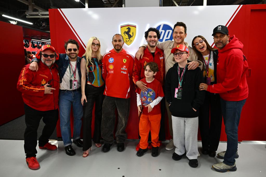 ChrisPrattBR_'s tweet photo. Elenco de Super Mario Galaxy, Chris Pratt, Jack Black, Charlie Day, Anya Taylor-Joy, Brie Larson, Benny Safdie e  Keegan-Michael no Japanese Grand Prix F1 2026 https://t.co/ELDMaFCEIb