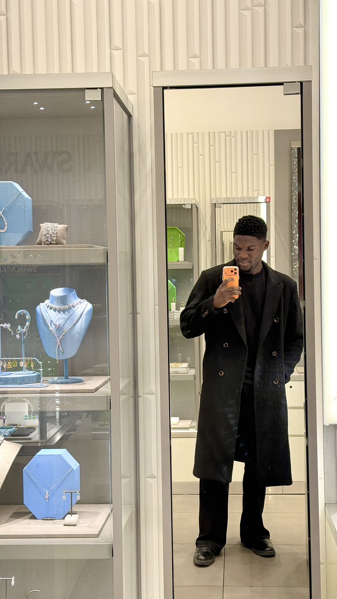 Mrbluemax tweet media