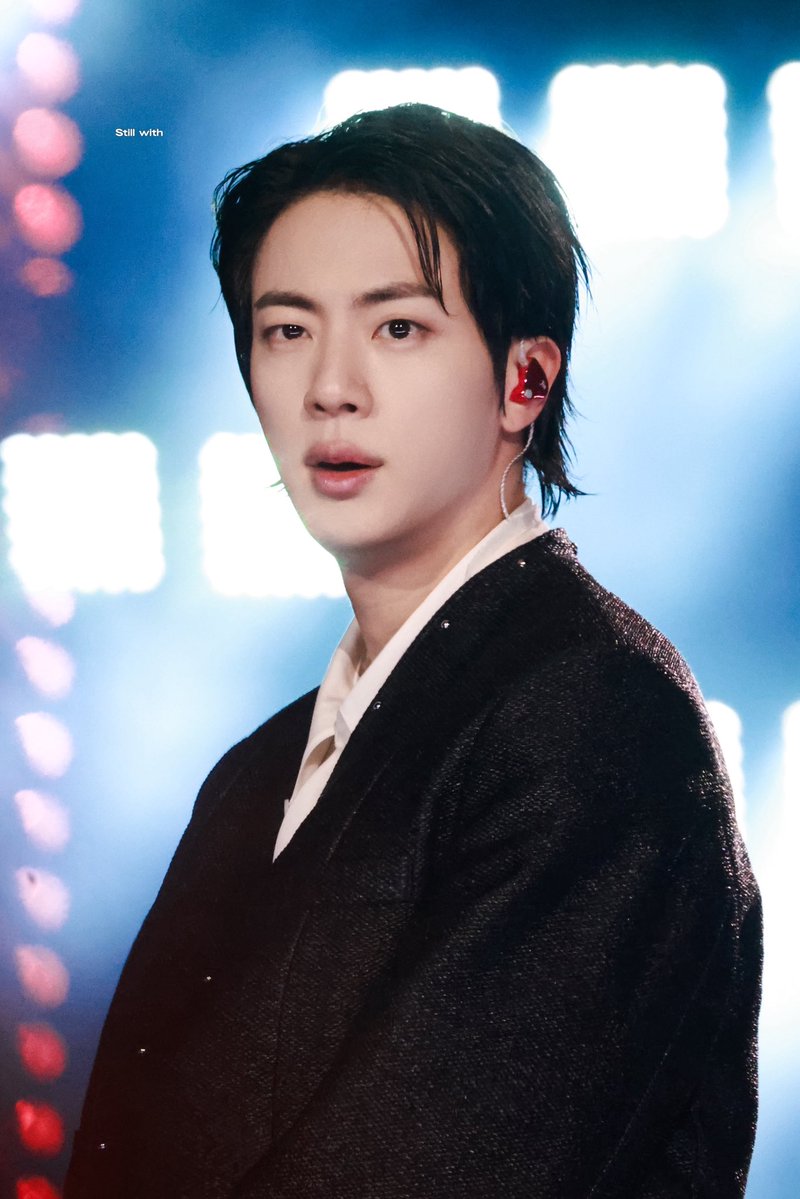 Still with tweet media