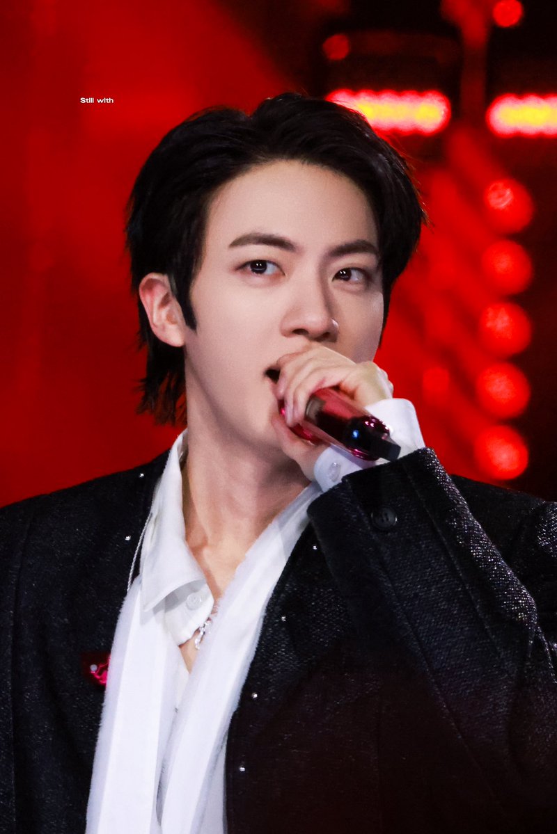 Still with tweet media