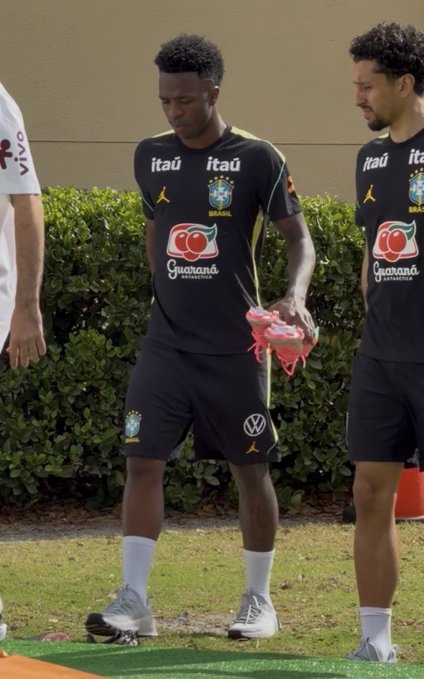 LIBERTA DEPRE tweet media