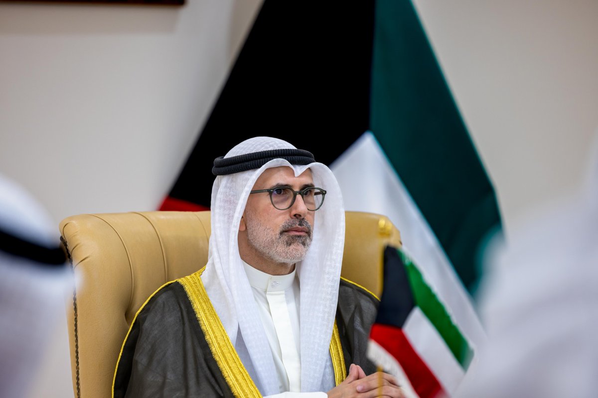 kuna_ar's tweet photo. وزير الخارجية الشيخ جراح جابر الأحمد الصباح: الممارسات الإيرانية تظل انتهاكًا صارخًا للقانون الدولي وعدوانًا سافرًا لا يمكن تبريره مهما حاولت إيران وأذرعها شرعنة هجماتهم الهمجية

- أكد سعيها إلى توظيف خطاب مضلل ومحاولاتها الممنهجة لطمس الحقائق وتزييف الوقائع والتذرع بذرائع واهية

#كونا #الكويت