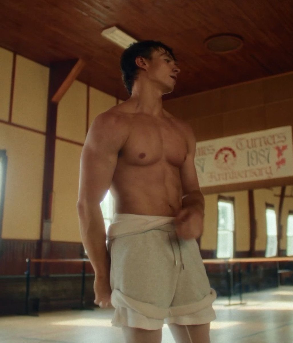 male celebs tweet media