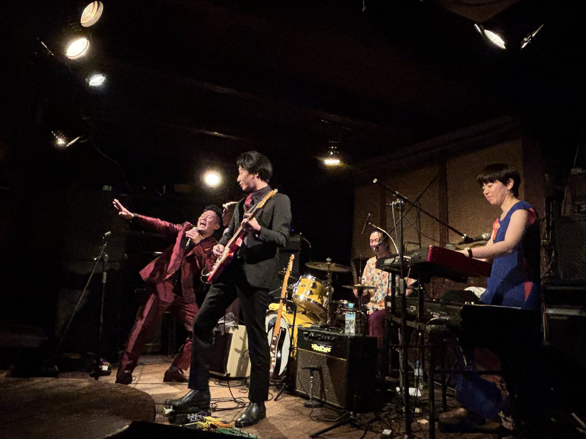 獣ヶ原マンスリーで拾得へ。ワンマンでたっぷり聴けて満足満足。1部は４人、2部は５人の獣ヶ原🎸今日も熱かった〜🔥楽しかった🎵明日からの6連勤頑張れるよ💪ライブを楽しめるということは健康のバロメーターですね😊