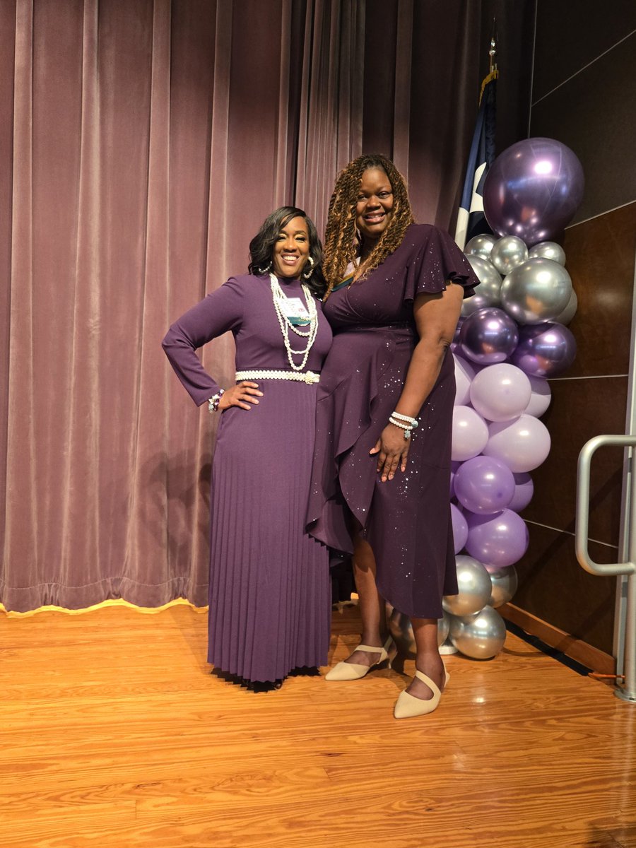 sheisleadworthy's tweet photo. It is such a blessing to know you & serve with you ๐๐ฃ๐ค I am so excited for everything to come as we prepare for a great year. #Heartforhumanity #servantleader everything is a double take & an encore ๐ @TheAutHERdrsims Thank you for being a mentor & a sponsor to me-stretch๐ฌ https://t.co/bRJx8QgIpn