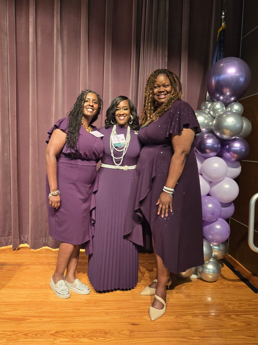 sheisleadworthy's tweet photo. It is such a blessing to know you & serve with you ๐๐ฃ๐ค I am so excited for everything to come as we prepare for a great year. #Heartforhumanity #servantleader everything is a double take & an encore ๐ @TheAutHERdrsims Thank you for being a mentor & a sponsor to me-stretch๐ฌ https://t.co/bRJx8QgIpn