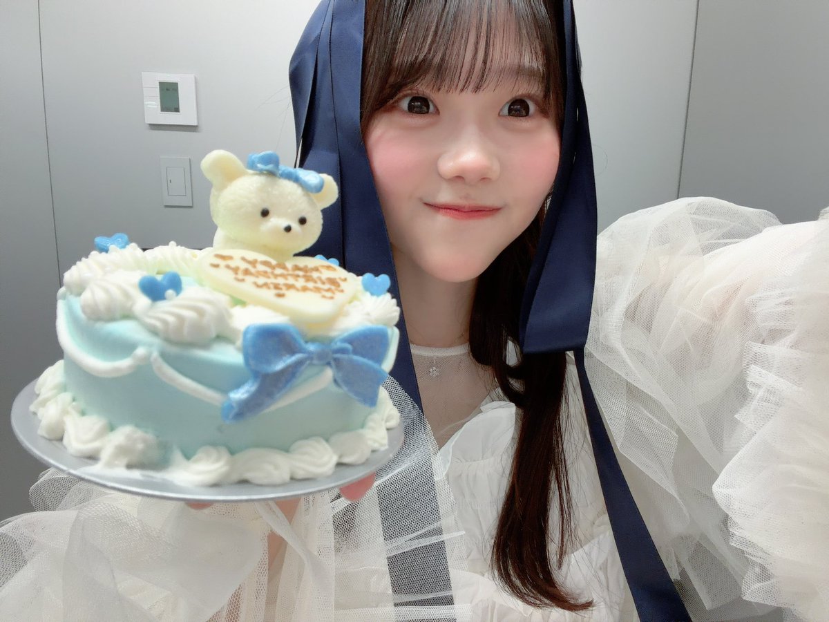 marin_ms_0329's tweet photo. 3/29がおわっちゃいます
みんなのおかげでこれまで史上いっちばんしあわせなお誕生日でした🧸🟦

19歳生き抜きます。
おやすみなさいいいゆめみてね
 #もあすた  #遠藤まりん https://t.co/gBkhTK0rL2