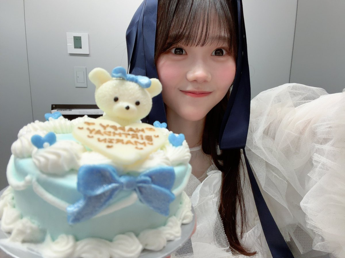 marin_ms_0329's tweet photo. 3/29がおわっちゃいます
みんなのおかげでこれまで史上いっちばんしあわせなお誕生日でした🧸🟦

19歳生き抜きます。
おやすみなさいいいゆめみてね
 #もあすた  #遠藤まりん https://t.co/gBkhTK0rL2