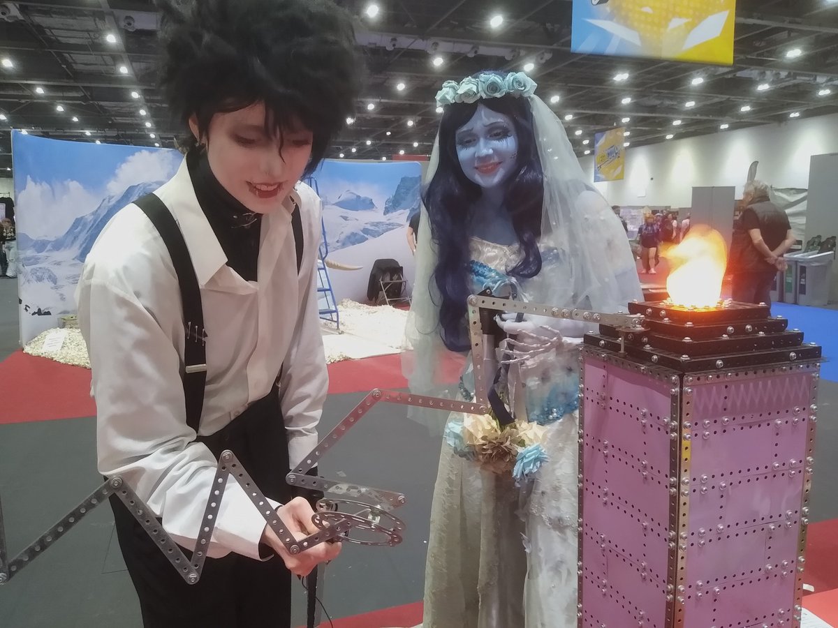 MeccanoClub's tweet photo. Brian Leach describes his weekend displaying Meccano models at the @megaconlive London sci-fi, fantasy and cosplay convention, and getting into the spirit dressed as Godzilla! https://t.co/z2mVvOOZMo https://t.co/olWa5Wli7s