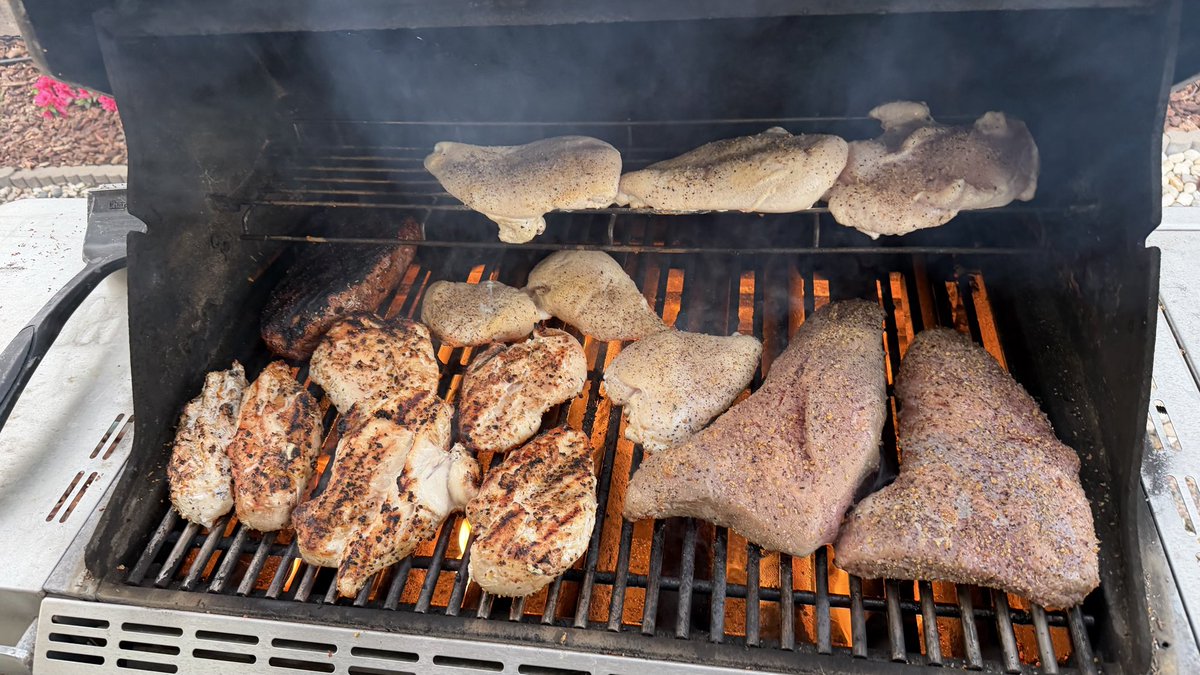 Leodudeman's tweet photo. Inspired by the all of the posts from Japan about grilling— decided to throw some chicken and tritip on the grill last night 

All of my favorite possessions—my cars, musical instruments, my cameras—are Japanese.

How do we make this an every day reality for the Japanese people? https://t.co/ScFkflI3s6