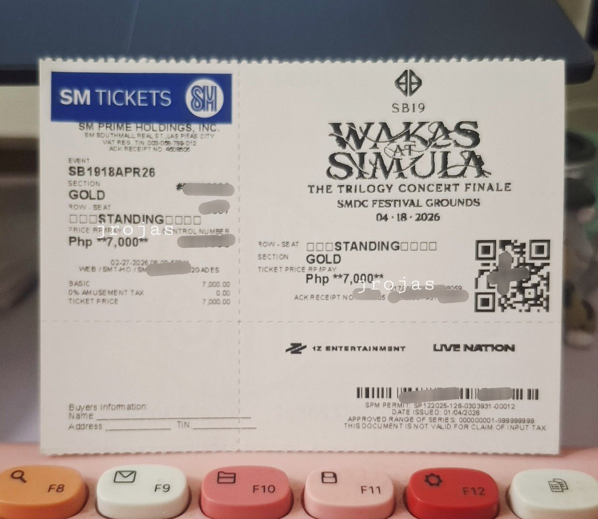 therealjoyajoya's tweet photo. #SB19 #wakasatsimula Gold section. Willing to trade with SVIP. I will pay the difference. Help this tita Puhleeeaaaazzeeeee....🙏🙏🙏 https://t.co/HAUo6pEvtr