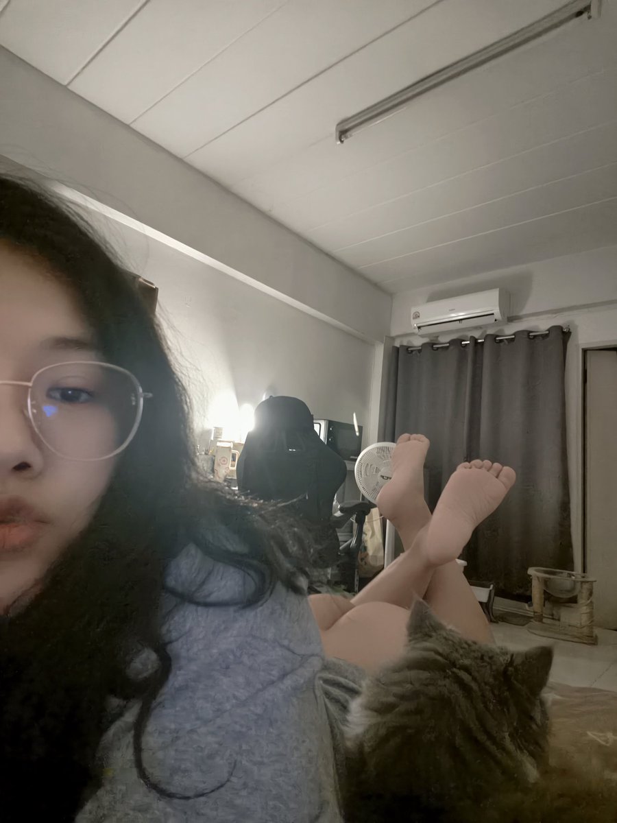 POV : แอคหลุม tweet media