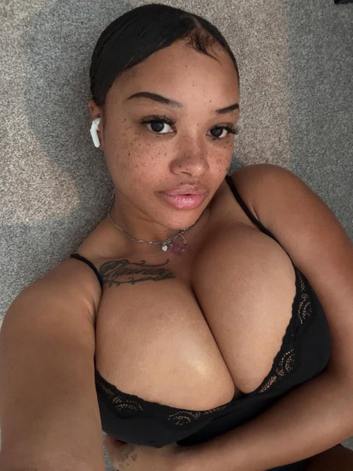 𝑃𝑢𝑟𝑒𝑙𝑦 𝑊𝑜𝑚𝑒𝑛. tweet media