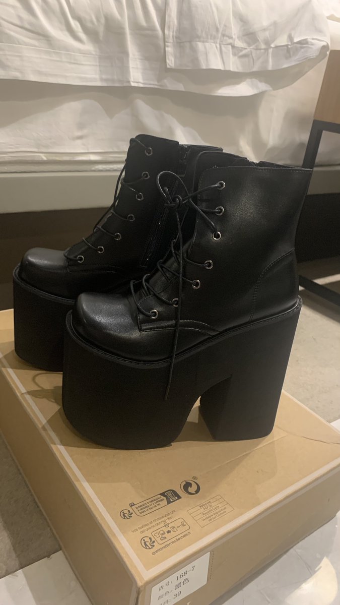 s a r a | rent sepatu 👢 EXO CORTIS FULL tweet media