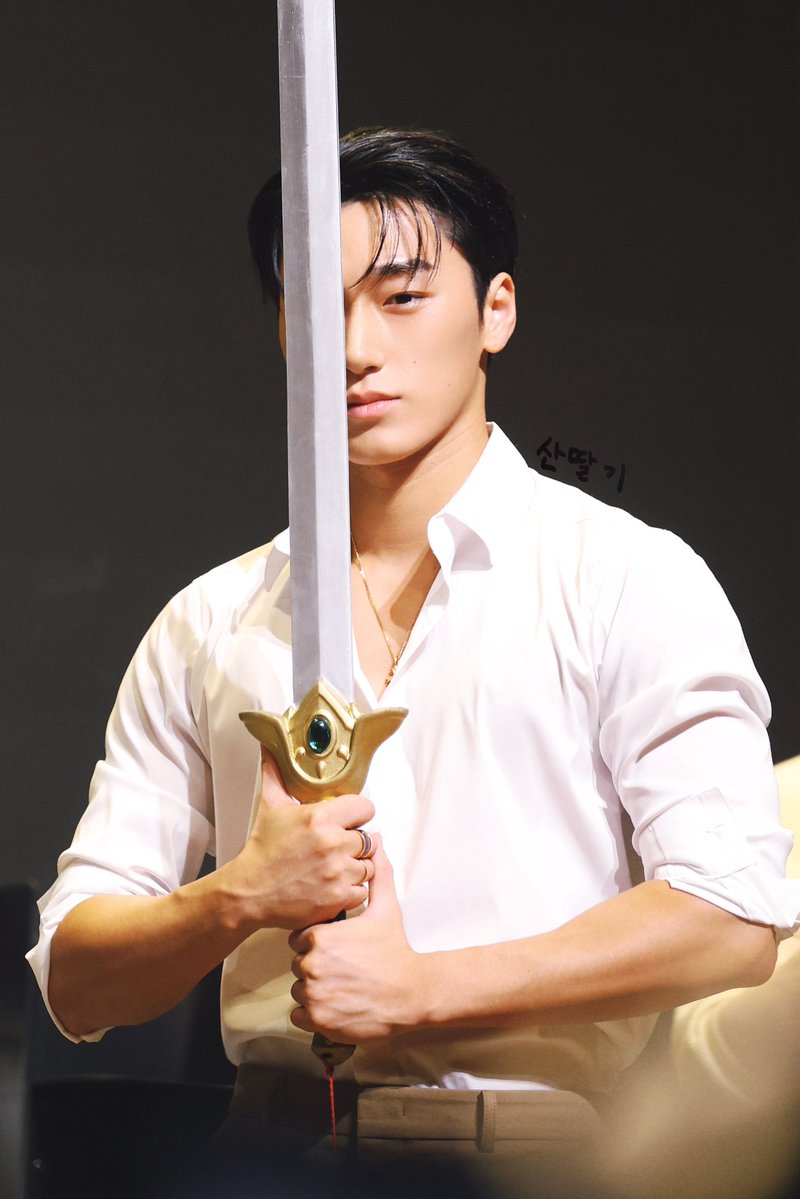 산딸기🍓𝓻𝓪𝓼𝓹𝓫𝓮𝓻𝓻𝔂 ⋆˚₊ tweet media