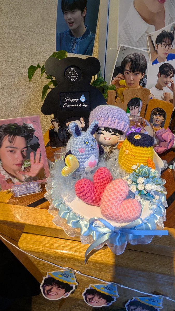 tori3toissyo's tweet photo. 新大久保に用事があったから、안녕 ,오늘さんに行ってきたよ✨ウヌくんがいっぱいだったー🤭✨久しぶりのウヌくんでHappyでした💕ロロハのあみぐるみが飾られてたからぬいちゃんと一緒に撮ったら可愛かった🥰
#happytenday #CHAEUNWOO https://t.co/TIMmZDV5j8