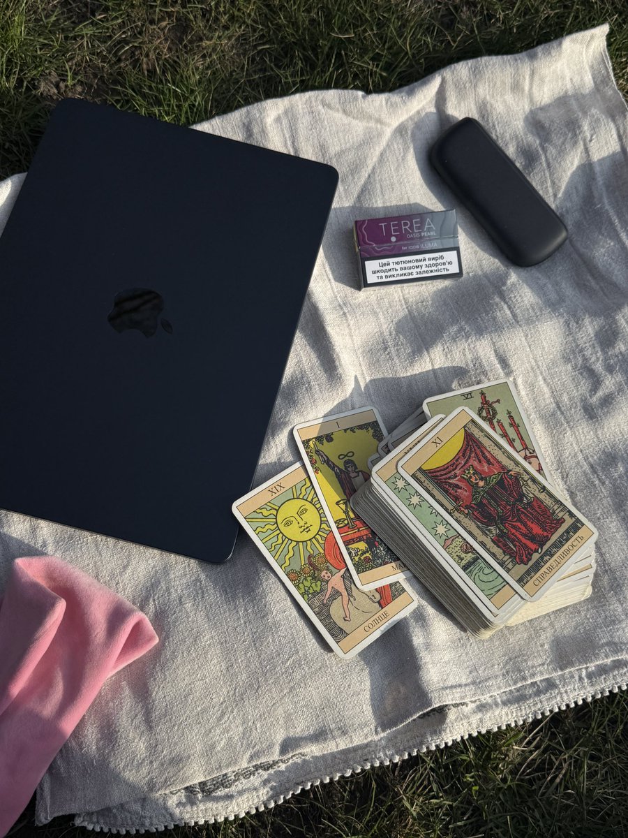 ileoanna magdalene tweet media