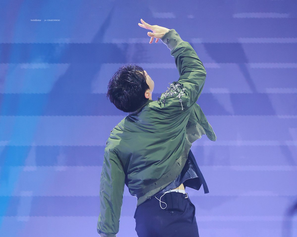 𝐭𝐰𝐢𝐧𝐤𝐥𝐞𝐬𝐭𝐚𝐫 tweet media